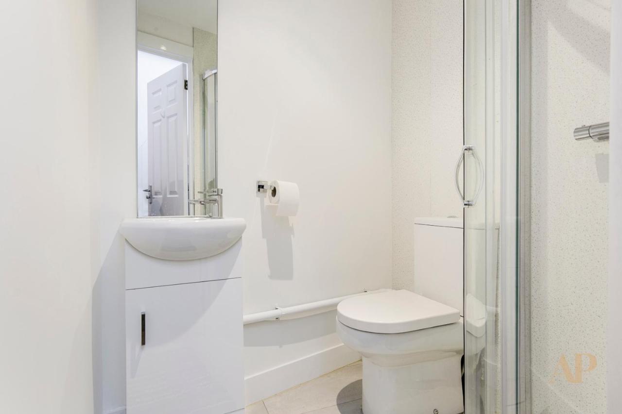 Split Level Studio In Camden Londres